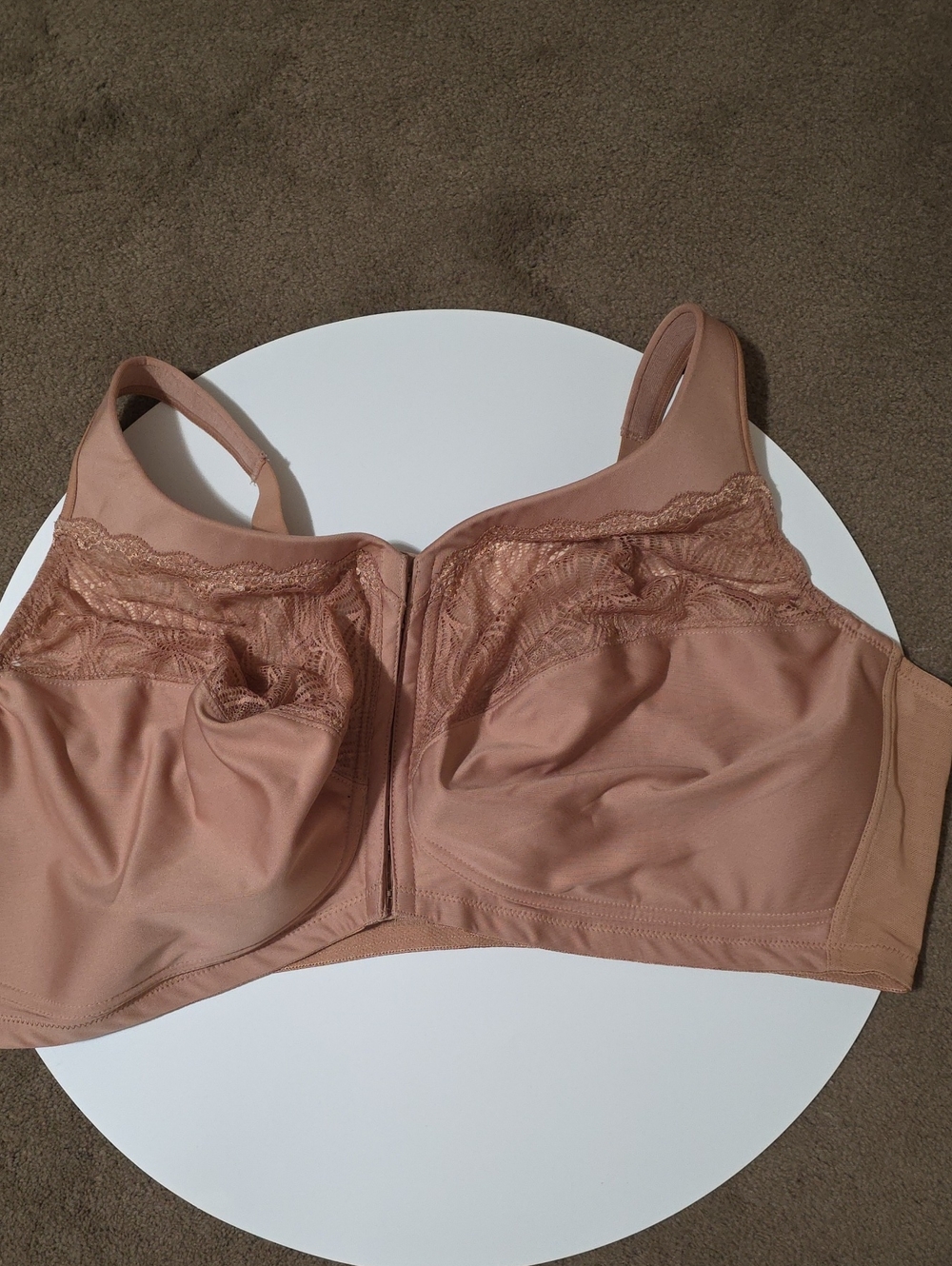Glamorise Front-Closure Lace-Trim Full Coverage Bra in Beige